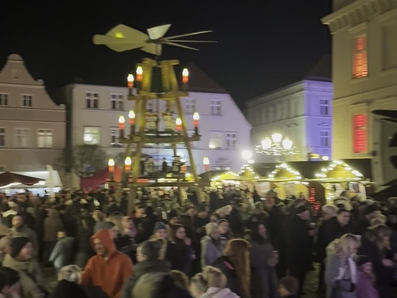 Stalls and crowd on the Havelberg market square