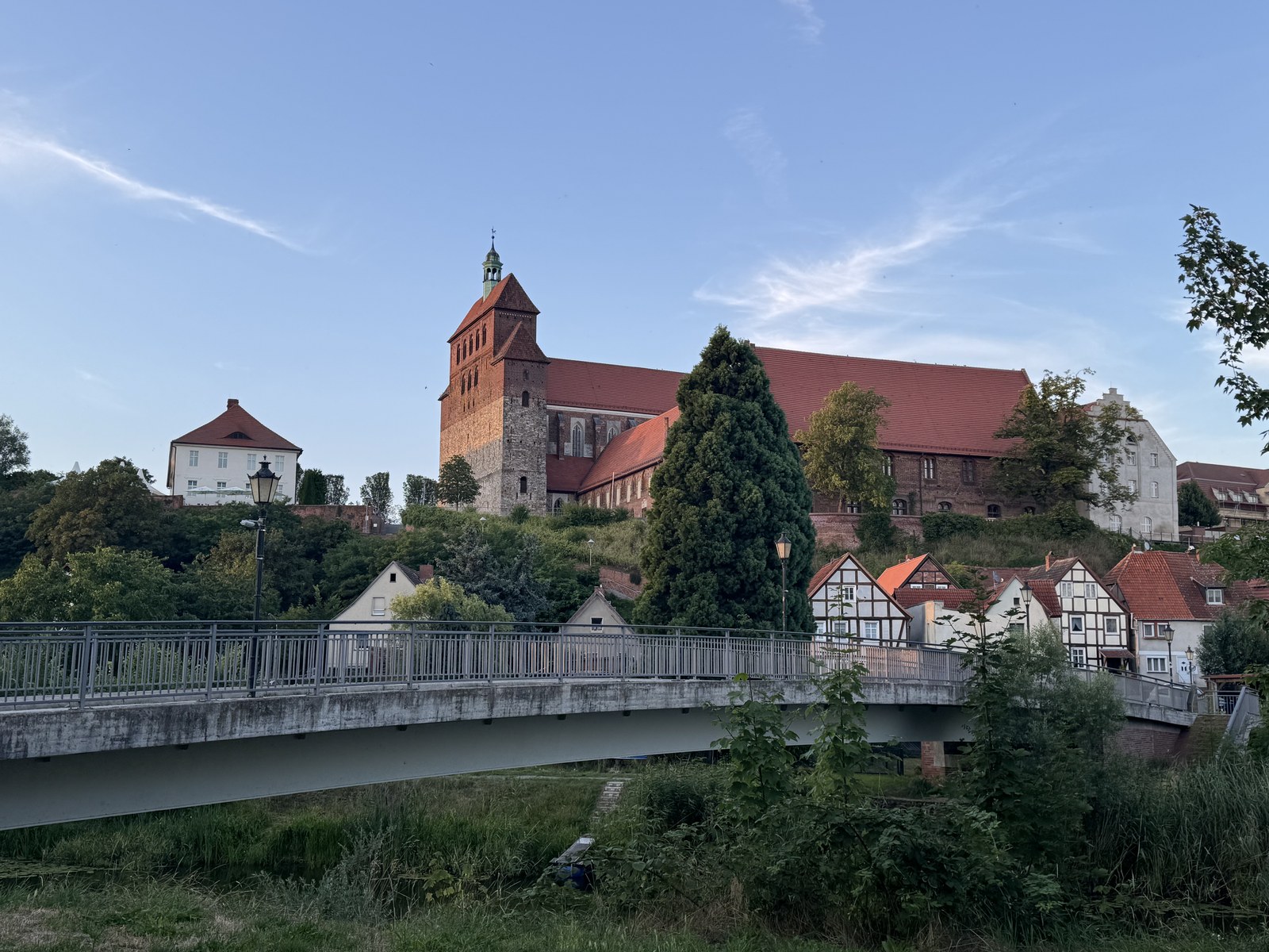 Havelberger Dom und Bischofsberg von der Dombrücke aus, 2026