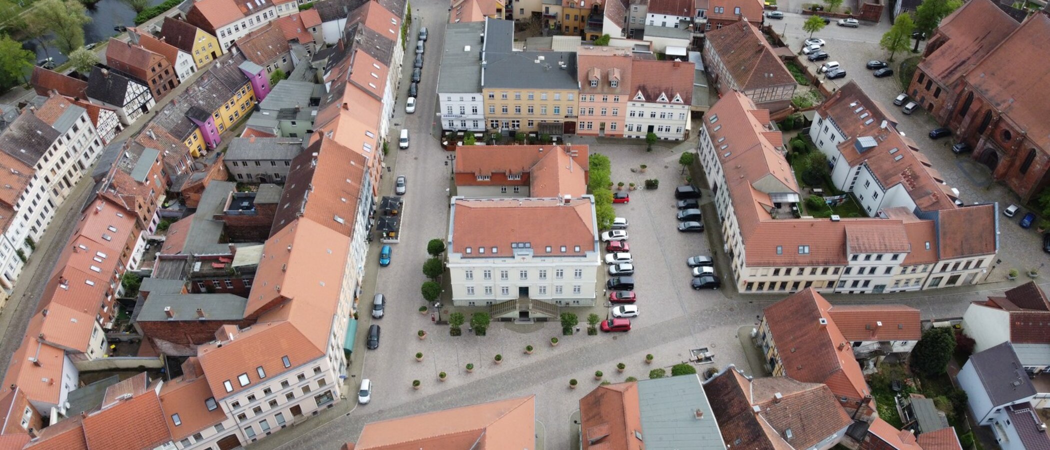 Markt Havelberg mit Rathaus von oben
