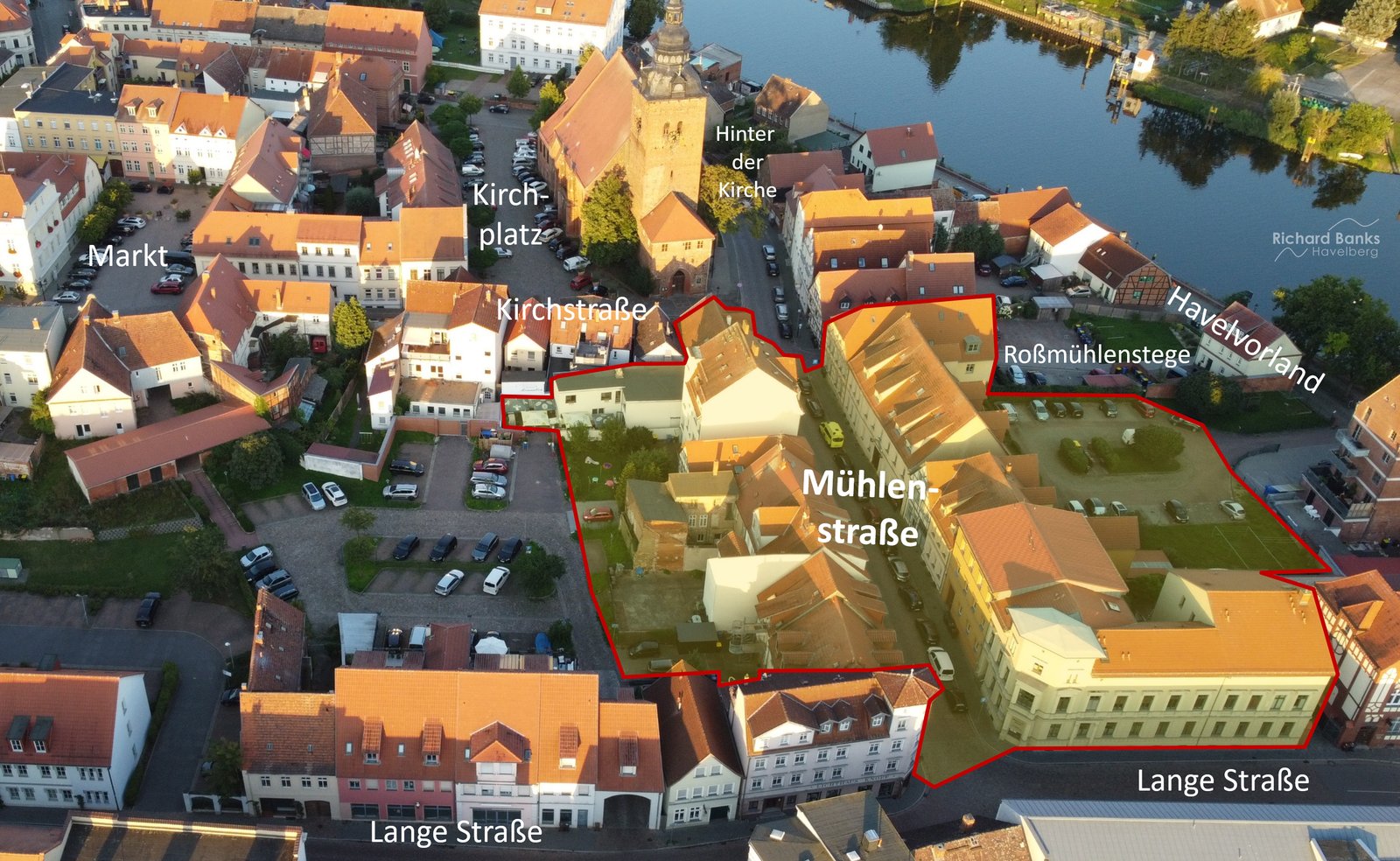 Luftbild 2023: Mühlenstraße Havelberg mit Markierung, Kirchplatz, Roßmühlenstege und Lange Straße