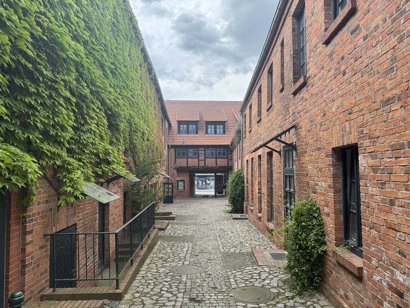 Blick durch die Töpfergasse auf der Stadtinsel Havelberg