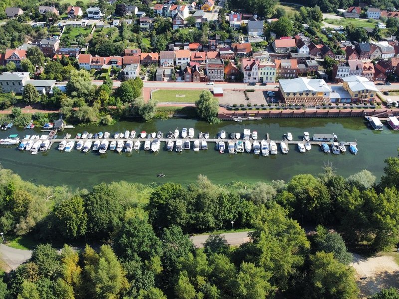 Yachthafen Havelberg aus der Luft entlang der Bahnhofstraße