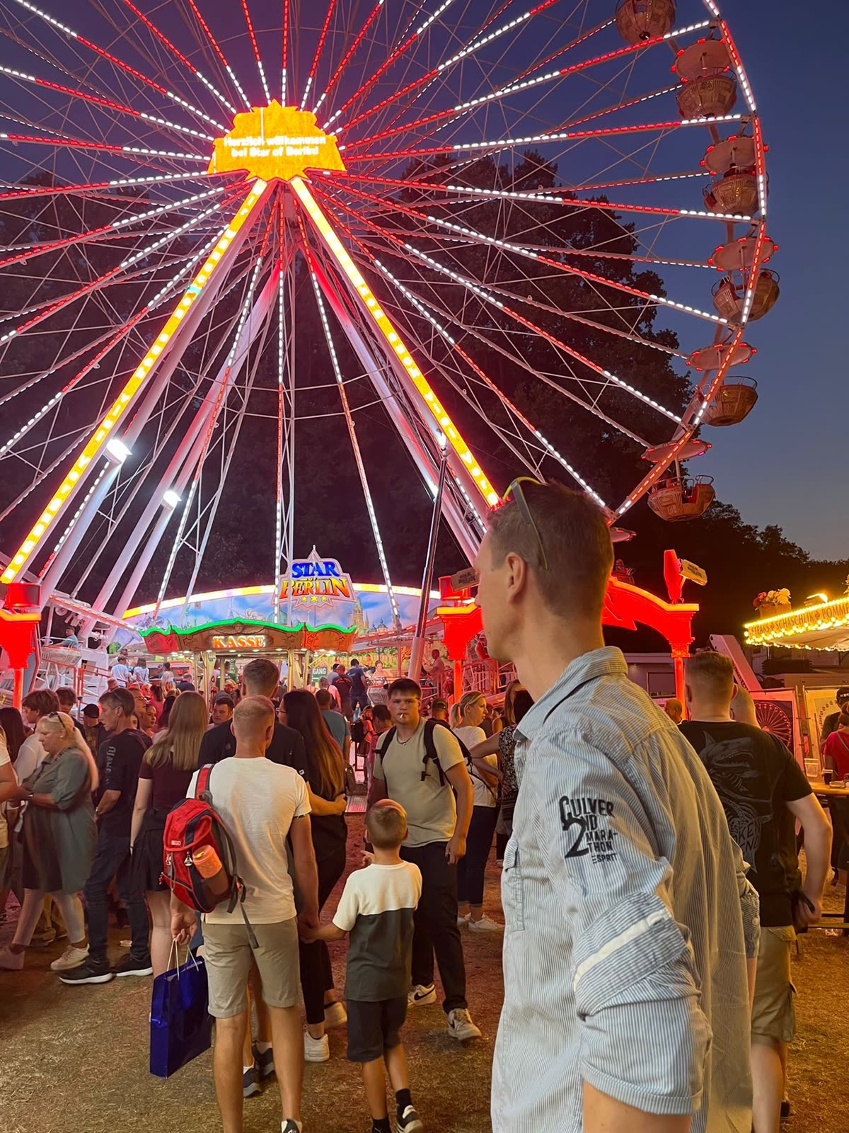 Riesenrad Star of Berlin auf dem Havelberger Pferdemarkt bei Nacht