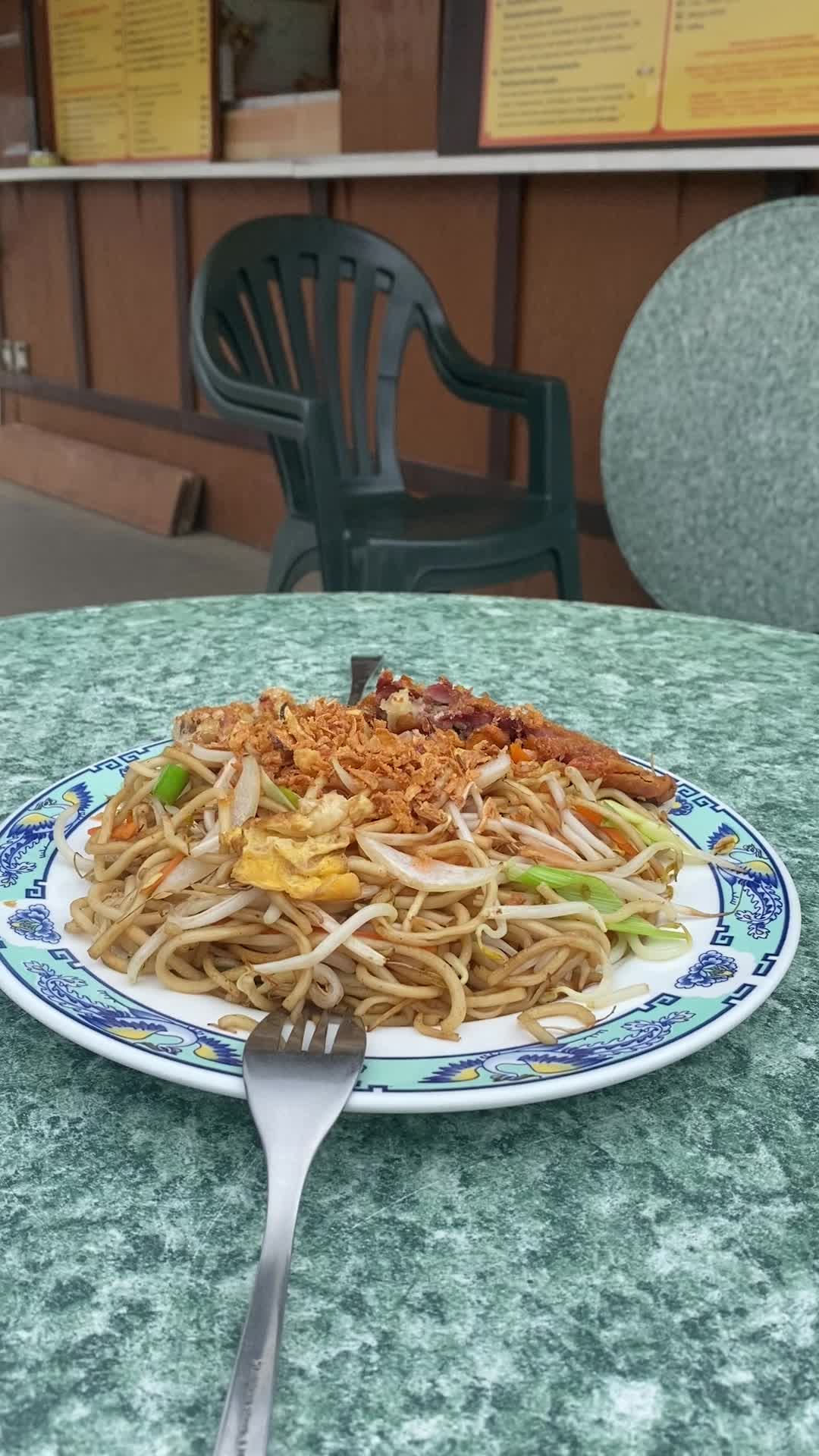 Gebratene Nudeln am Asia-Imbiss Havelberg