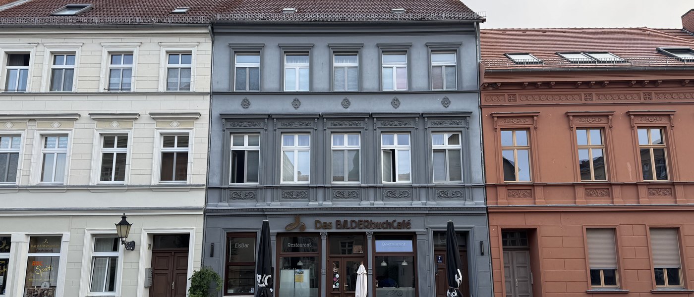 Das Bilderbuchcafé am Markt 7 in Havelberg mit Außenplätzen