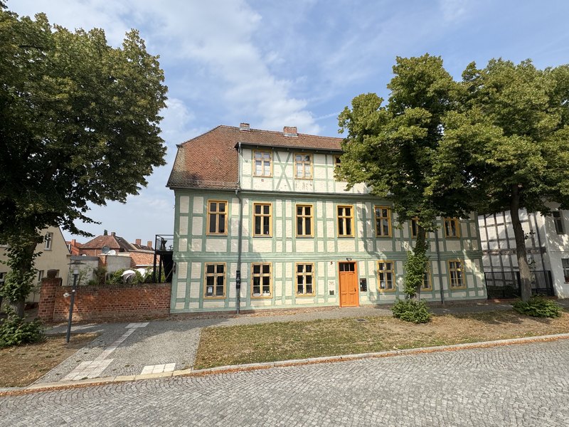 Fassade der Bredowschen Domkurie Domherrnstraße 8