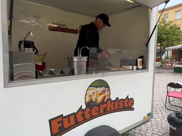 Grillwagen Futterkiste auf dem Markt Havelberg