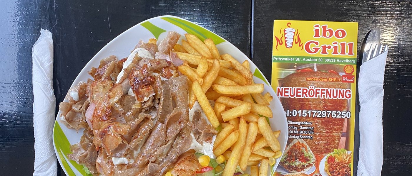 Dönerteller mit Pommes und Salat im ibo Grill Havelberg