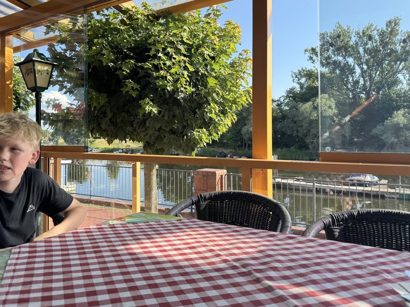 Terrasse Mezza Luna mit Blick auf Hafen und Havel
