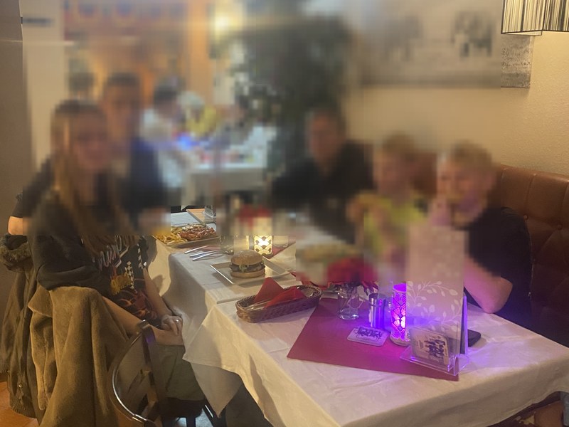 Geburtstagsfeier im Gastraum des Restaurant Romantica