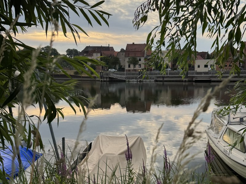 Blick von der Campinginsel zur Stadtinsel