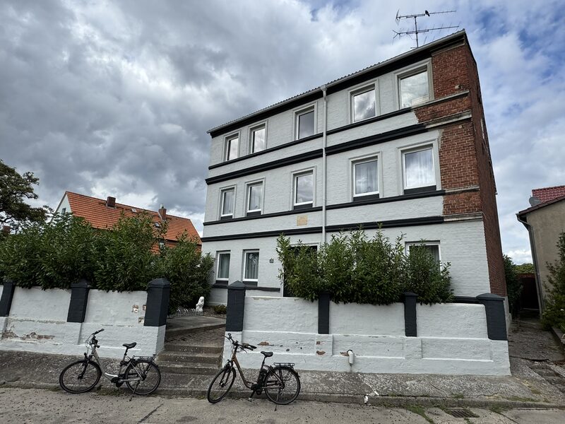 Fassade Breddiner Straße 4a von schräg